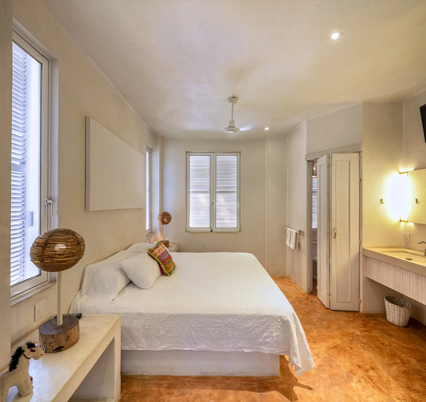 Sunset Room, view 3
